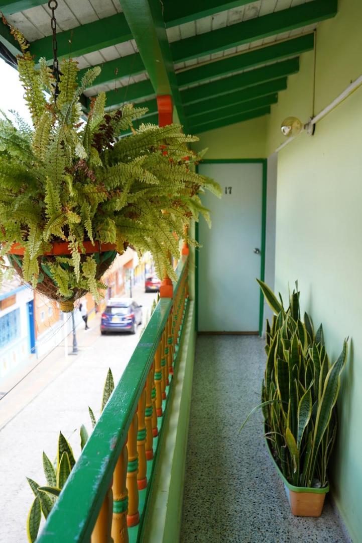 Hotel Casa Verde Guatapé Exteriör bild